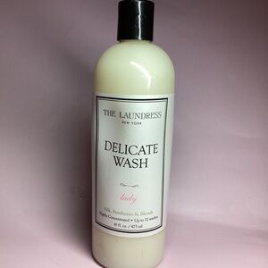 The Laundress New York Delicate Wash Lady 16 fl oz Highly Concentrated